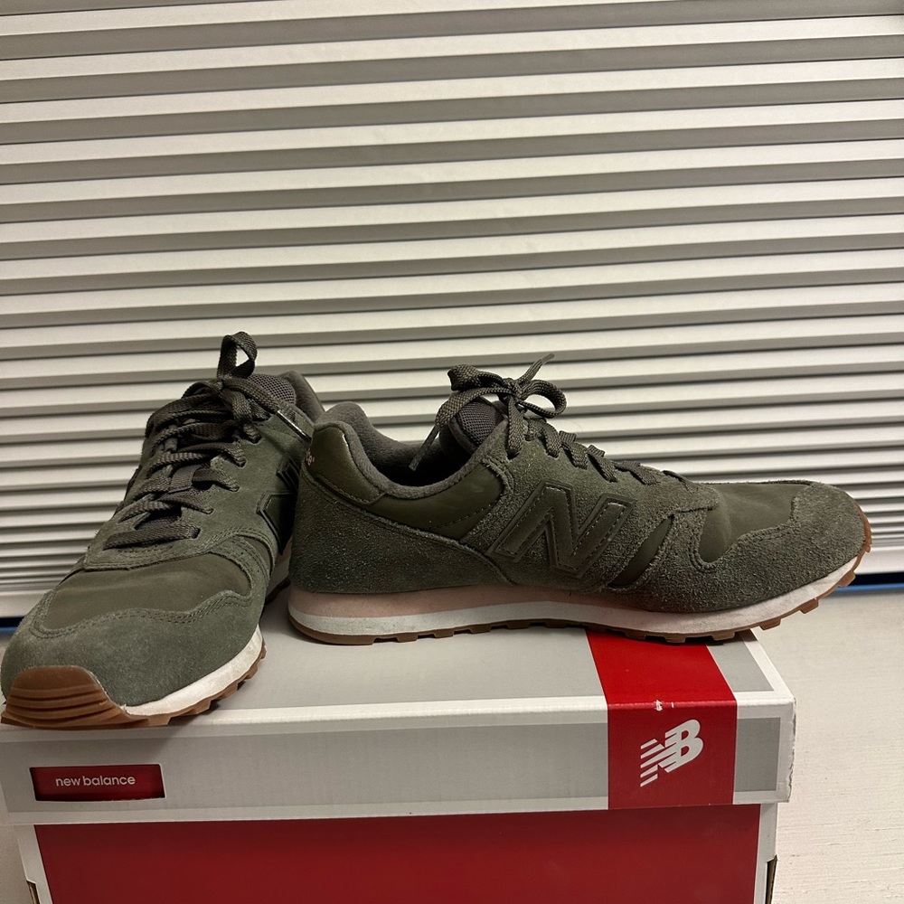 New Balance Classics Traditionnels Sz 9